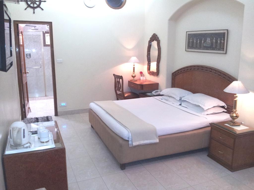 Bajaj Indian Home Stay Nova Deli Quarto foto